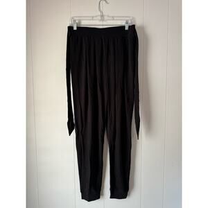 Women's Area Stars Pleated Black Pants Size L, NWT